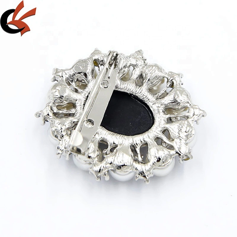 Factory direct sales trade wholesale jewelry fashion retro style duplicate crystal emboss brooch