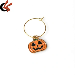 Hot Selling in Amazon 2020 Custom Hallowmas and Christmas Gift Glass Markers Wine Accessories Wine Charms