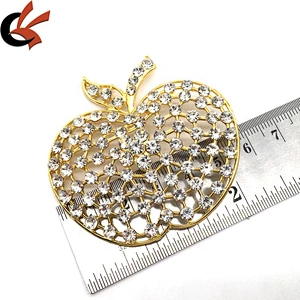 Hot Sale Gold Shiny Diamond Rhinestone Big Apple Shaped Brooch Button For Garment Accessories