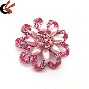 Custom Newest Color Metal Base Plating Rhinestone Fashion Women Crystal Rhinestone Pink Brooch Pin