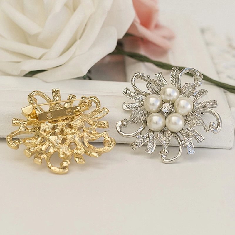 New product 2021 arrival fashion charm metal gold and silver pearl imitated brooches pin