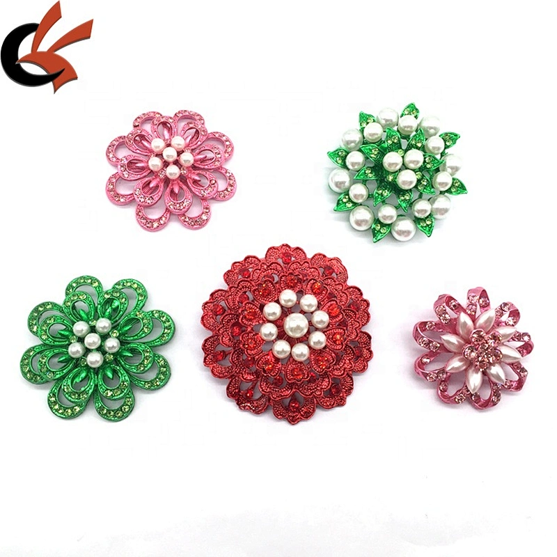 2020 New Arrival Garment Ornament Chromatic Large Flower Metal Brooches Pearl Pin Brooch For Women