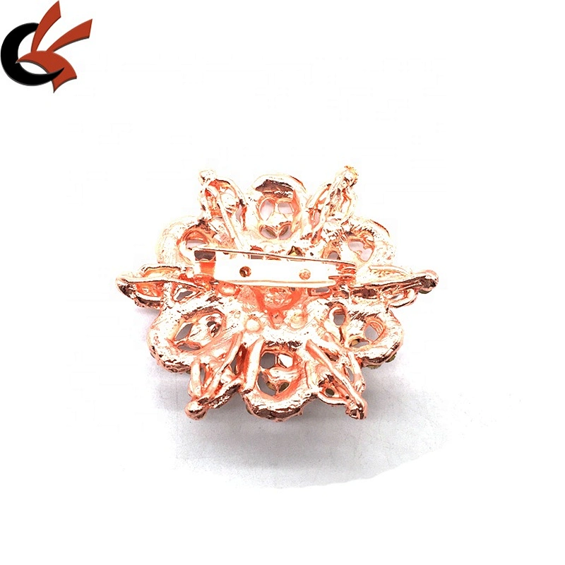 Hot sell Guangzhou factory sale flower brooches elegant rose gold crystal brooch for clothes accessories