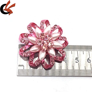 Custom Newest Color Metal Base Plating Rhinestone Fashion Women Crystal Rhinestone Pink Brooch Pin