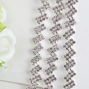 Top quality Metal cup strass chain crystal shaped rhinestone trim chain for wedding dresses