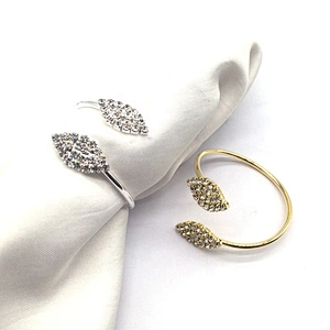 Stocked Cheap Simple Design Hand Making Metal Diamante Maple Leaf Crystal Napkin Ring Holder