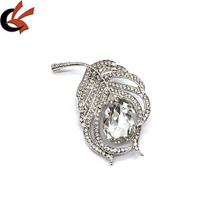 New arrival 2021 silver product fashion women garment design feather shaped women brooches