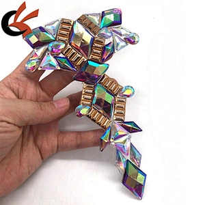 Wholesale unique style resin rhinestone hot fix appliques iron on embellishment