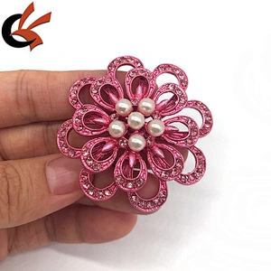 New arrival flower shapes green and pink color plating metal base crystal rhinestone pearl brooches