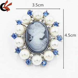 Factory direct sales trade wholesale jewelry fashion retro style duplicate crystal emboss brooch
