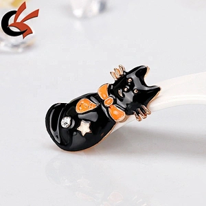 Funny halloween lovely black cat enamel brooch with clear crystal rhinestone decoration