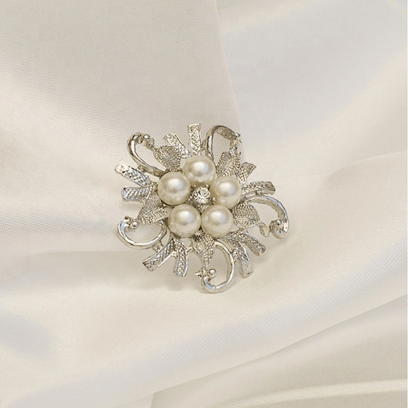 New product 2021 arrival fashion charm metal gold and silver pearl imitated brooches pin