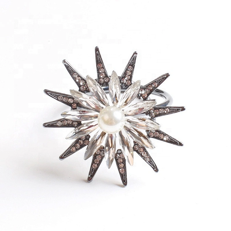 Guangzhou factory custom new design diamond glass pearl napkin ring for weddings