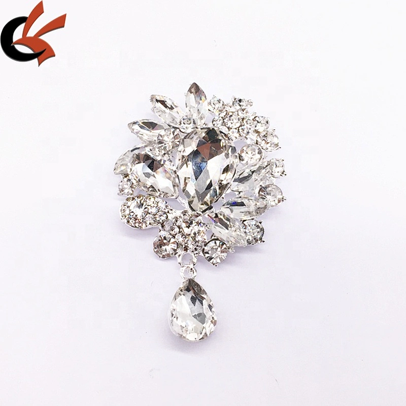 Latest Fashion China wholesale fancy glass rhinestone crystal brooch women pin