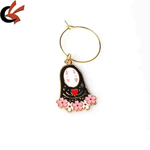 Hot Selling in Amazon 2020 Custom Hallowmas and Christmas Gift Glass Markers Wine Accessories Wine Charms