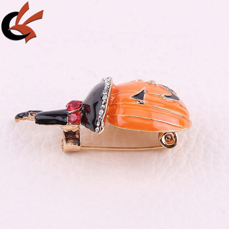 Hot sale Halloween gift pumpkin enamel brooch with crystal decoration