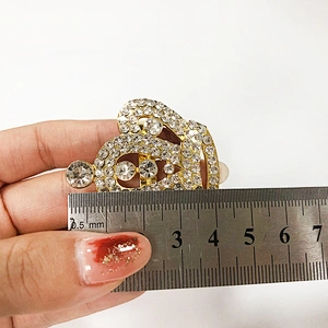 Latest style Crown shaped metal napkin ring with crystal for napkin decoration