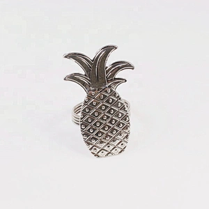 Wholesale Custom Wedding Metal Pineapple Napkin Buckle Fruit Napkin Ring For Hotel Table