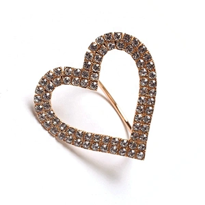 Making hollow love heart-shaped napkin ring rhinestone towel napkin ring for Valentine's day table jewelry accessories