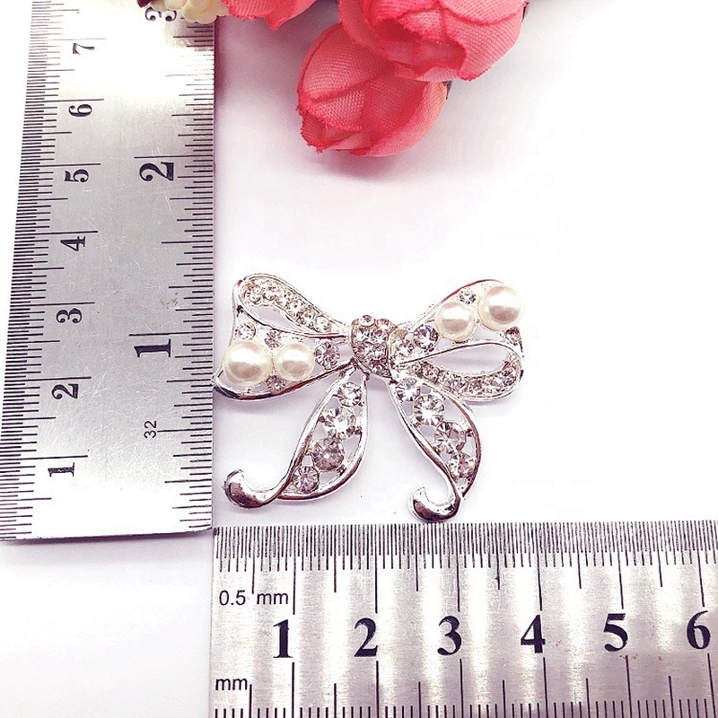 China Supplier Custom silver Gold Metal Jewelry Rhinestone Pin Brooch