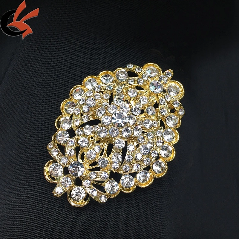 Making Beautiful Gold Flower Wedding Rhinestone Brooch For Wholesale