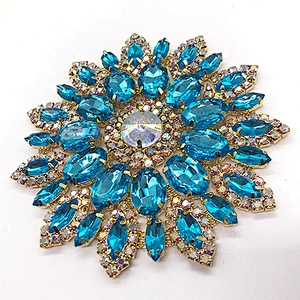 wholesale Guangzhou hot sale colorful shinning flat back brooch