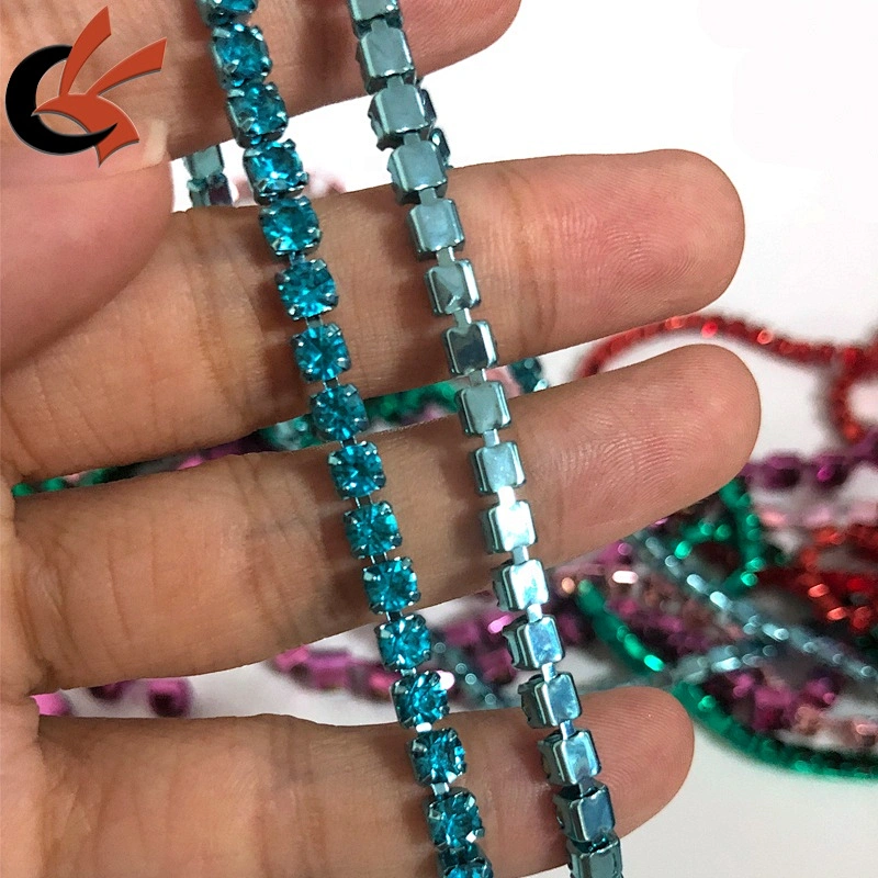 2020 New product color metal claws with color crystal rhinestone cup chain