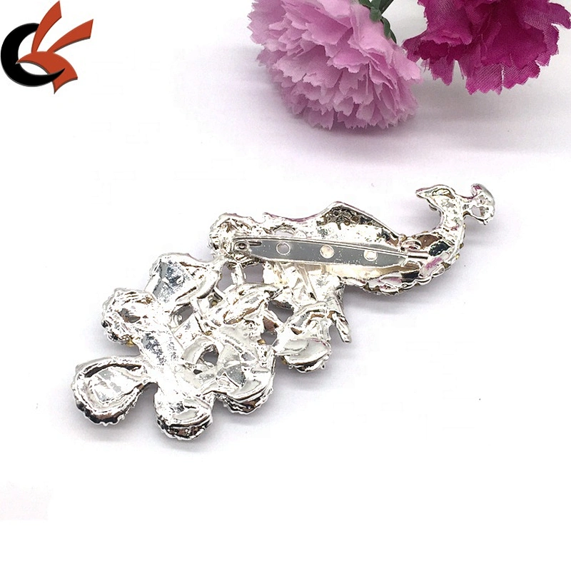Wholesale New Style Peacock Shape Design Brown Foiled Back Brooch Pin For Garment Rhinestone Broach