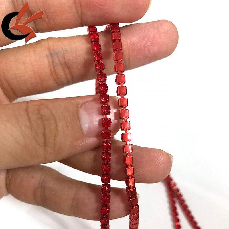 2020 New product color metal claws with color crystal rhinestone cup chain