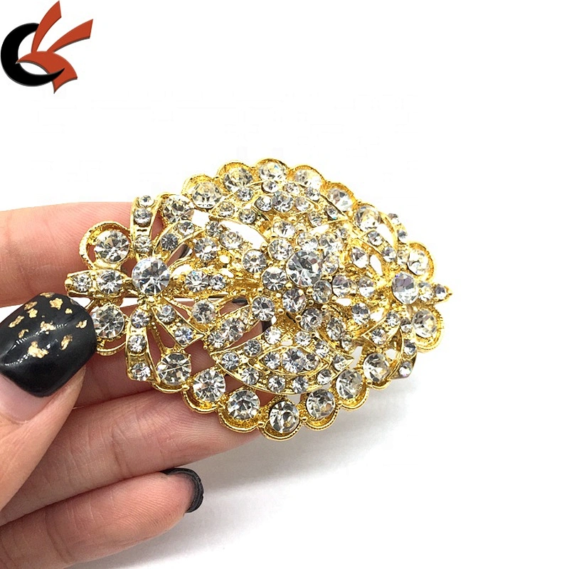 Making Beautiful Gold Flower Wedding Rhinestone Brooch For Wholesale