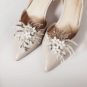 2020 hot sale Luxury Handmade Pearl rhinestone shoe clip wedding shoe accessories