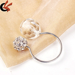Making wholesale bulk factory outlet metal wire disposable gold crystal glass beads napkin rings