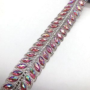 Wholesale Newest Design Decoration iron on  hot fix Resin Stones trimming chain for garment  accessories