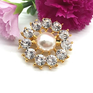 High quality cheap price wholesale in bulk crystal faux pearl beads brooch