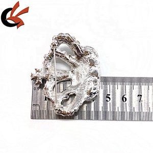 Factory Wholesale customized Silver Metal clear rhinestone Crystal Crown Brooch
