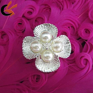 Cute Small Silver Plated and Pearl Flower Wedding Brooch Pin