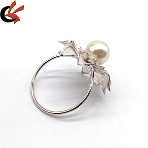 Guangzhou Factory Anniversary Wedding Occasion Silver Lace Lotus Flower Beads Napkin Ring