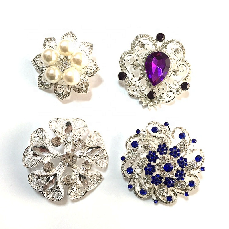 New design 2021 price injection accessories jewelry silver metal crystal brooch for baroque Christmas wedding