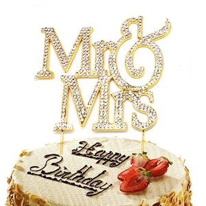 Free shipping 2019 hot sale rhinestone Mr & Mrs Wedding Cake Topper