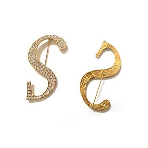 Custom Fashion 24 Gold Alphabet Rhinestone Unisex The Capital Initial Name Letter Brooch For Wedding