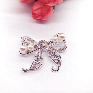 China Supplier Custom silver Gold Metal Jewelry Rhinestone Pin Brooch
