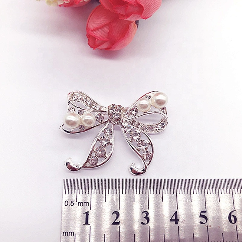 China Supplier Custom silver Gold Metal Jewelry Rhinestone Pin Brooch