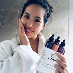 Face serum set include hyaluronic serum brightening anti-aging serum