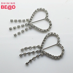2018 High quality cheap bling heart diamond ribbon rhinestone buckle for wedding decoration chair covers