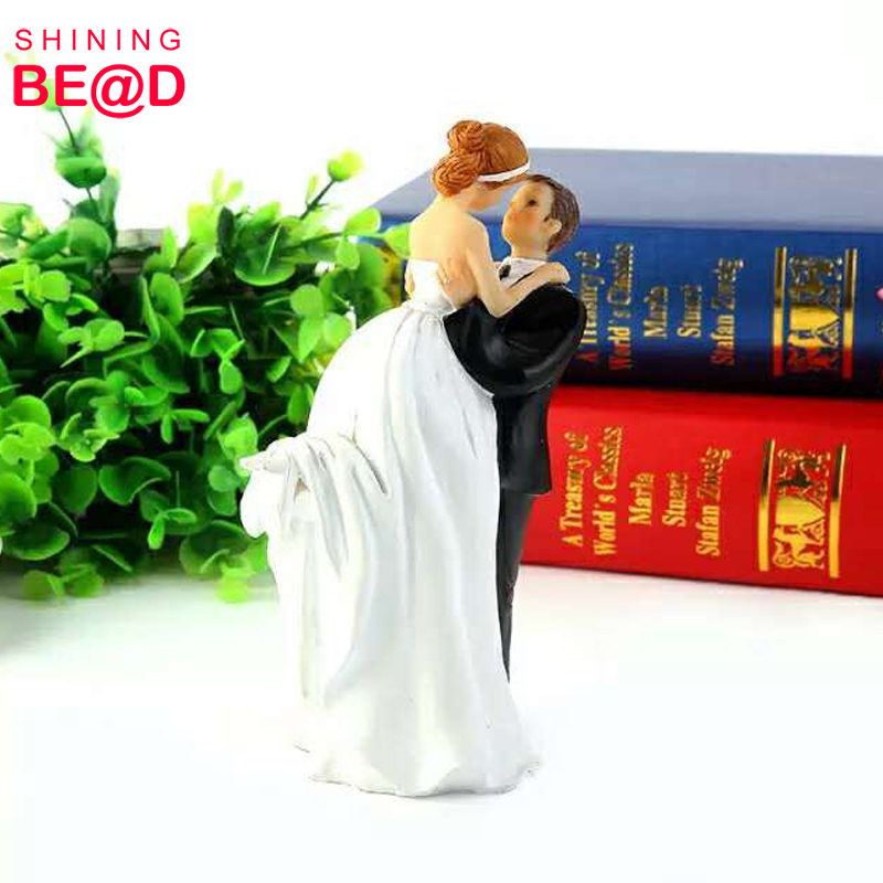 2019 Vintage WEDDING CAKE TOPPER Romantic Bride & Groom Resin Figurine Table Decor Decoration Keepsake Centerpiece