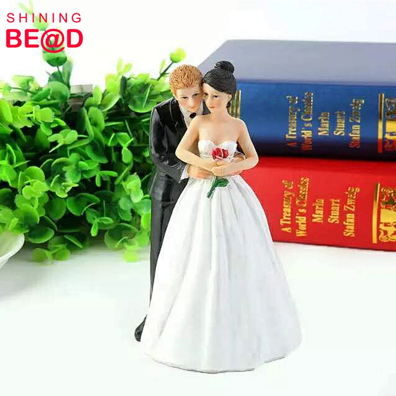 New Vintage BRIDE & GROOM Figurine Cake Topper Wedding Decor Simple Elegant Bride Groom Decoration Keepsake Table Centerpiece