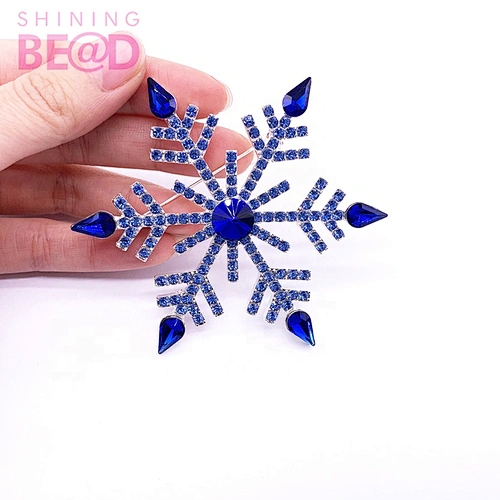 Fashion jewelry crystal snowflake  winter Christmas rhinestone snowflake brooch for wedding/party/banquet accessary