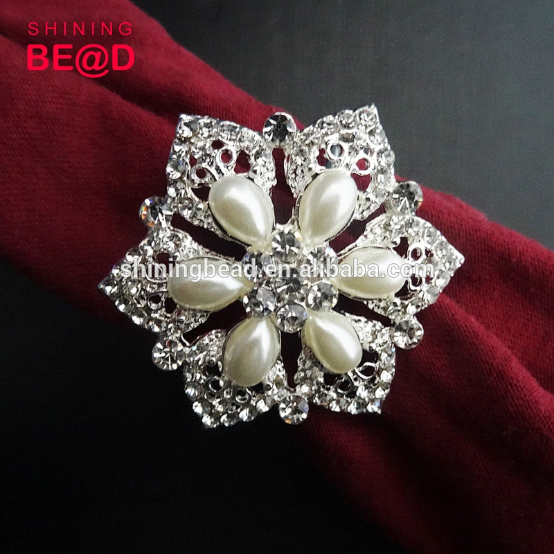 2020 Pearl Diamond Ring Napkin Holder Wholesale Wedding Napkin Rings
