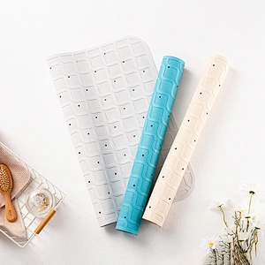 New square bath mat with suction cup can be customized baby rubber bath mat