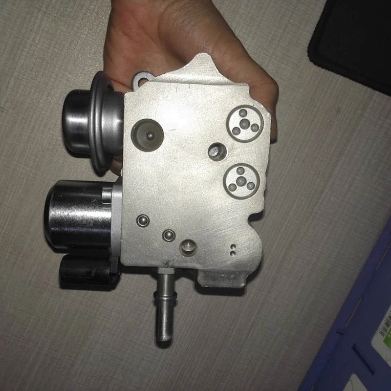 Stock High Pressure Fuel Pump 13517573436 For for B-M-W MINI R55 R56 R57 LCI R58 R59
